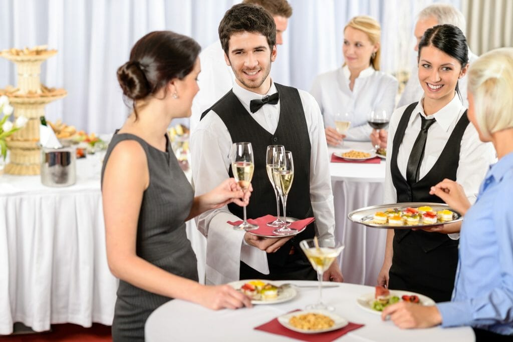 catering-servers-at-wedding-or-formal-banquet-cocktail-hour-1024